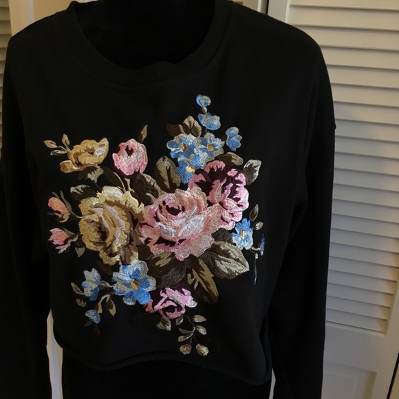 Black cropped sweater😻💐 - Picture 4 of 5